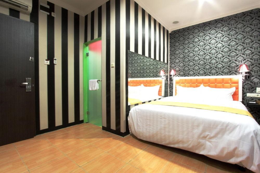 โรงแรมโรวี บูทิค จาการ์ตา ภายนอก รูปภาพ