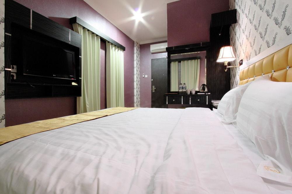 โรงแรมโรวี บูทิค จาการ์ตา ภายนอก รูปภาพ