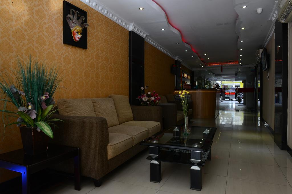 โรงแรมโรวี บูทิค จาการ์ตา ภายนอก รูปภาพ