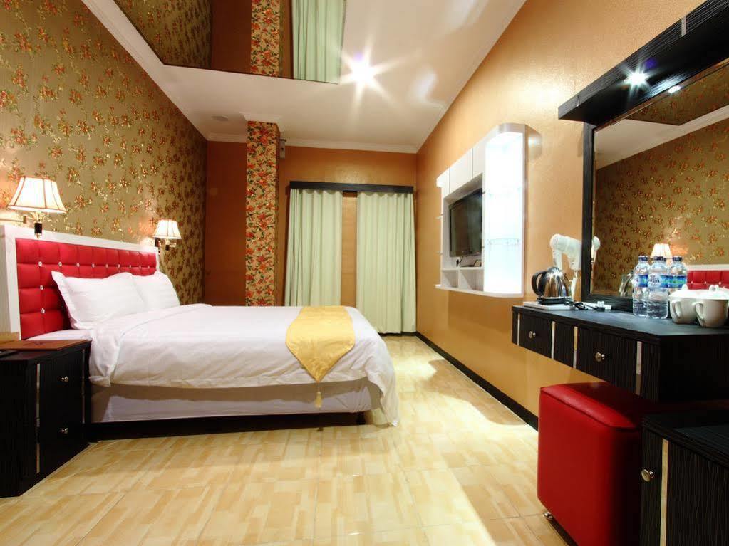 โรงแรมโรวี บูทิค จาการ์ตา ภายนอก รูปภาพ
